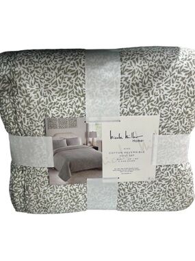 Nicole Miller Green and White King Reversible Quilt Set 106”x92”